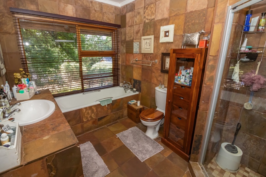 4 Bedroom Property for Sale in Wilgenhof Free State